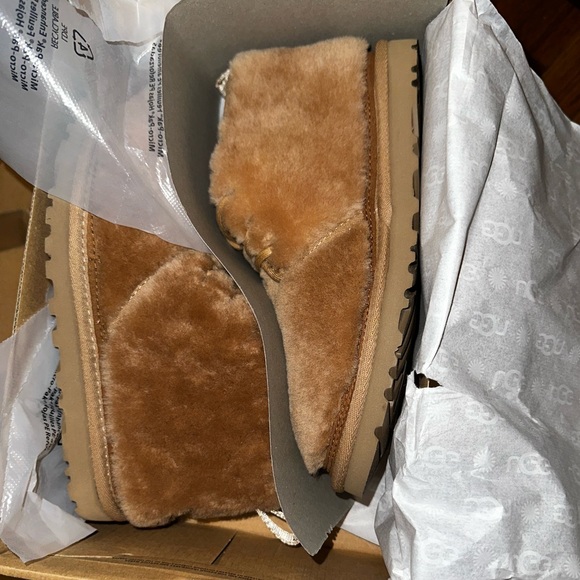 UGG Nuemel Cozy Boot - NIB (Chesnut) 6W - Picture 2 of 13
